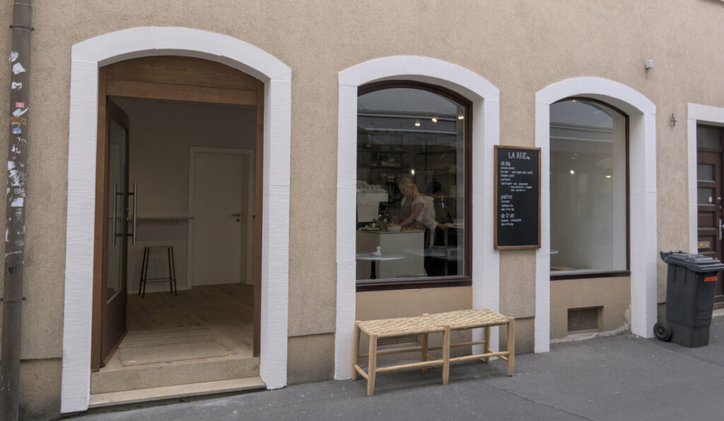 Café La Rue04 in der Katharinengasse in Würzburg. 